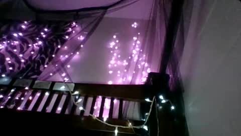 Snapshot of princesshollylove chatting on October 30, 5:19 am Holly love online show from October 30, 5:19 am