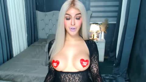 Love online show from October 25, 9:30 am