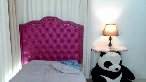 princessyanzy1 online show from January 17, 7:22 pm