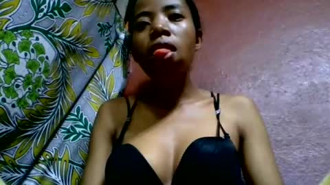 prisca880319 online show from June 15, 12:52 pm