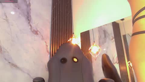 priscilarainbow online show from May 19, 3:46 am