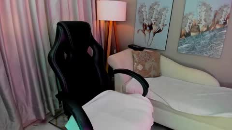 Snapshot of priya_rose chatting on September 30, 9:14 pm Priya Rose online show from September 30, 9:14 pm