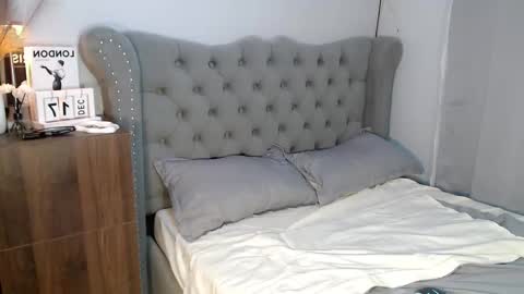 psychique online show from December 17, 11:50 am