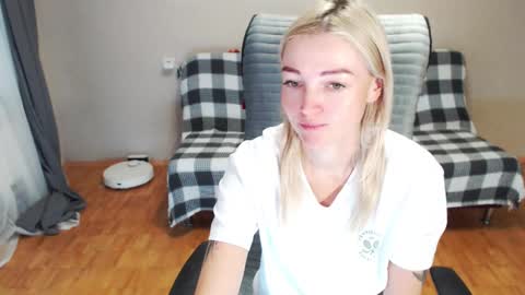 Polly online show from November 26, 4:54 am