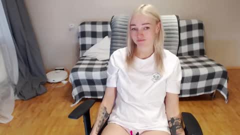 Polly online show from February 19, 4:11 am