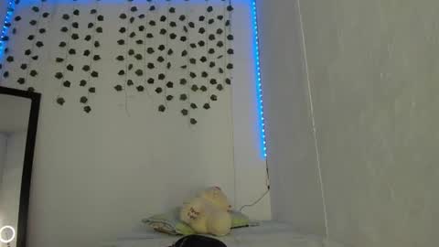 Snapshot of purefire2000 chatting on October 19, 2:22 pm purefire2000 online show from October 19, 2:22 pm