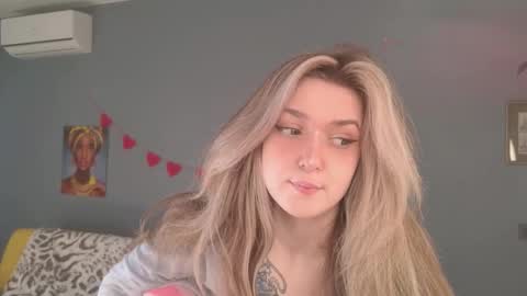 Bella online show from March 28, 8:27 am