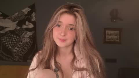 Bella online show from April 25, 9:33 am