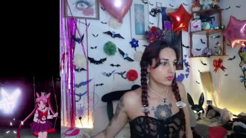 purplekattlyn online show from April 4, 8:10 am