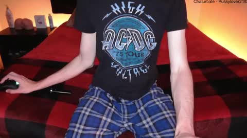 Snapshot of pussylover2182 chatting on September 14, 3:31 am pussylover2182 online show from September 14, 3:31 am