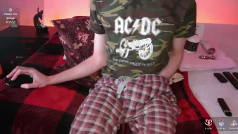 Snapshot of pussylover2182 chatting on January 7, 7:31 am pussylover2182 online show from January 7, 7:31 am