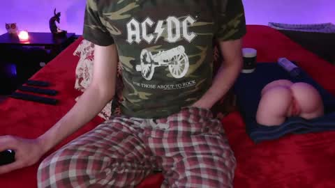 Snapshot of pussylover2182 chatting on March 5, 6:12 am pussylover2182 online show from March 5, 6:12 am