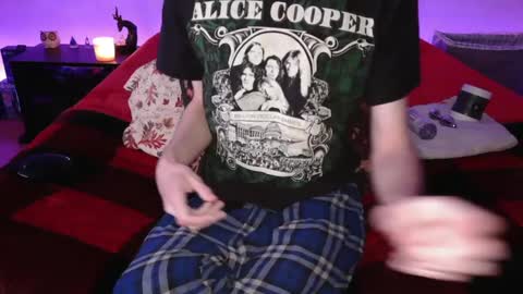 Snapshot of pussylover2182 chatting on February 2, 8:34 am pussylover2182 online show from February 2, 8:34 am