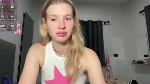 Lina online show from May 26, 10:05 pm