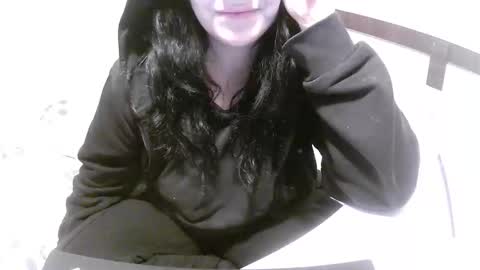 Snapshot of que_mb chatting on October 15, 9:48 pm sophy online show from October 15, 9:48 pm