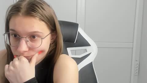 Amelie online show from March 20, 8:52 am