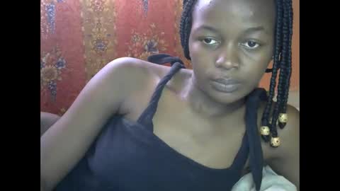 Snapshot of queen_banice chatting on October 10, 12:00 pm queen_banice online show from October 10, 12:00 pm
