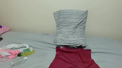 queen ema online show from February 8, 6:11 pm