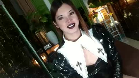 Kendal  online here from 6am-3pm philippine time online show from November 18, 9:51 pm