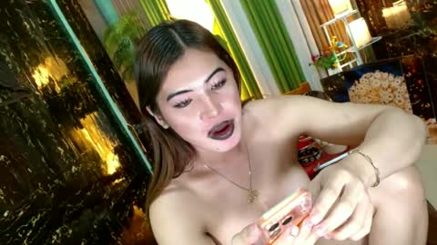 Kendal  online here from 6am-3pm philippine time online show from July 5, 4:15 am