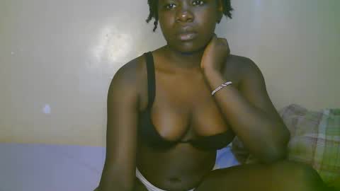 queen_latasha online show from April 14, 7:00 am