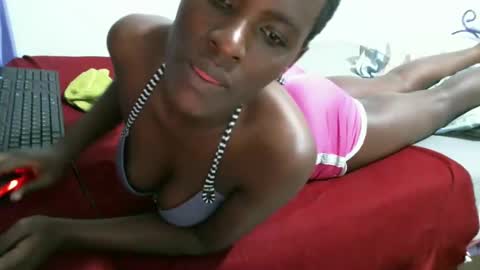 Snapshot of queen_mah chatting on March 9, 3:16 pm Queen online show from March 9, 3:16 pm