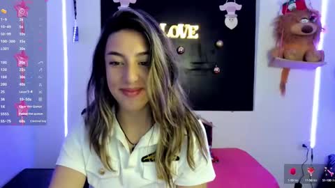 queen_natttyy online show from December 3, 6:10 am