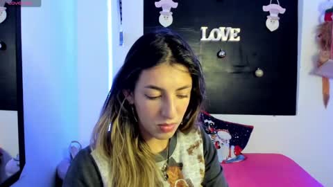 queen_natttyy online show from January 3, 3:49 am