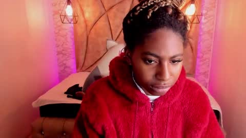 Snapshot of queen_perla_ chatting on February 11, 12:04 pm online show from February 11, 12:04 pm
