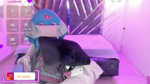 Snapshot of queen_perla_ chatting on September 27, 12:03 pm online show from September 27, 12:03 pm