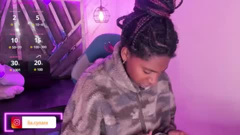 Snapshot of queen_perla_ chatting on October 5, 12:13 pm online show from October 5, 12:13 pm