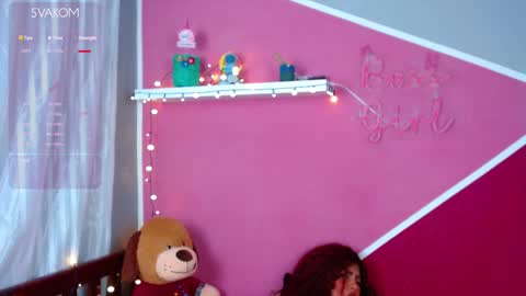 Snapshot of queenamazon_ chatting on February 7, 8:33 am Queenamazon online show from February 7, 8:33 am
