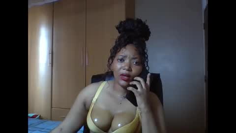 Queenbebony2 online show from April 28, 7:23 am