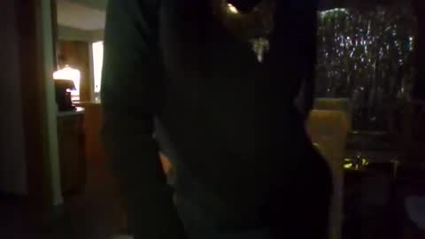 queenbee6269 online show from January 2, 4:41 am