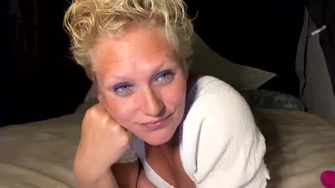 Angel online show from April 7, 7:49 pm