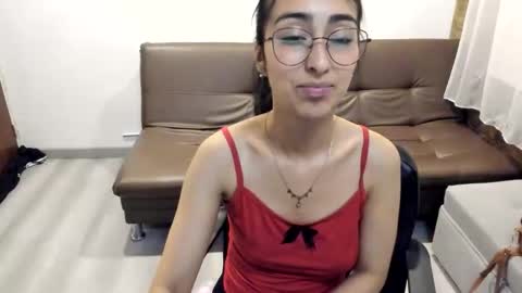 queenbyte_18 online show from May 22, 5:25 am