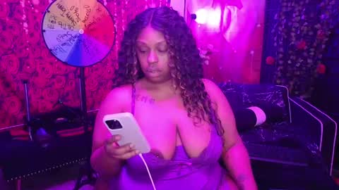 Queen Cherise Roze online show from April 7, 12:12 am