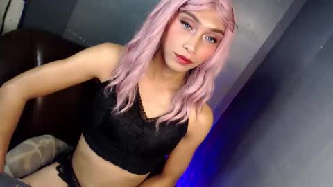 just call me QUEEN and ill be there online show from October 8, 5:41 pm