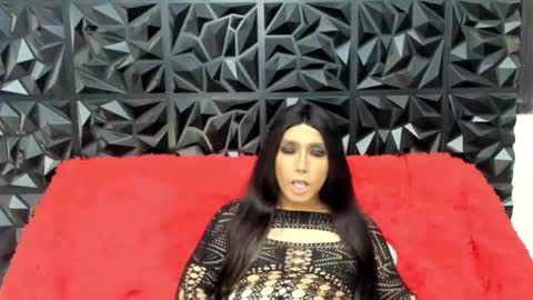 Snapshot of queenielejumbo chatting on January 18, 10:17 am QueenieLeJumbo online show from January 18, 10:17 am