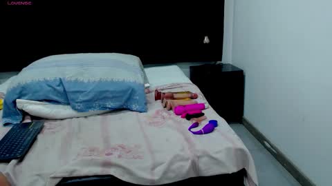 Snapshot of queenmature chatting on September 26, 11:24 pm VickyBoobss online show from September 26, 11:24 pm