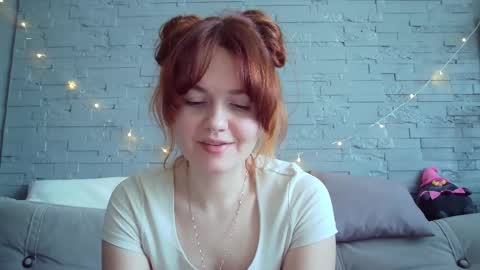 QueenOfModels online show from March 4, 11:51 am