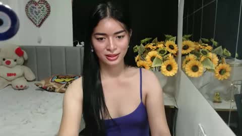 QueenPinay69 online show from November 29, 5:26 am