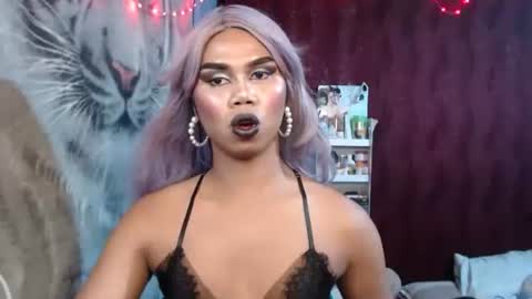 queenpinayebony_xx online show from April 6, 1:34 pm