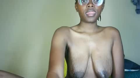 queentasha342215 online show from November 11, 9:22 am