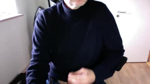 quezviz online show from December 1, 9:07 am