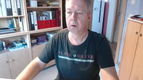 quiller_de online show from November 10, 10:51 am