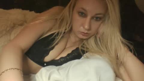 qwertyui online show from April 13, 7:29 pm