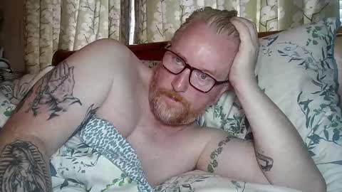 Snapshot of r_o_h_a_n chatting on October 21, 12:32 pm r_o_h_a_n online show from October 21, 12:32 pm