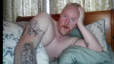 Snapshot of r_o_h_a_n chatting on October 11, 9:36 am r_o_h_a_n online show from October 11, 9:36 am