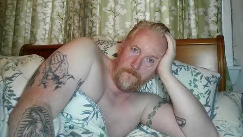 Snapshot of r_o_h_a_n chatting on October 14, 9:12 am r_o_h_a_n online show from October 14, 9:12 am